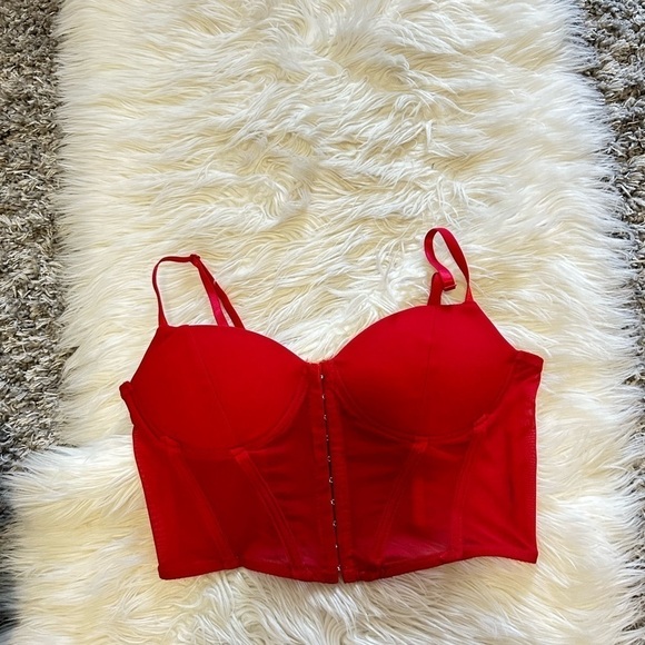 Red corset - Picture 1 of 2